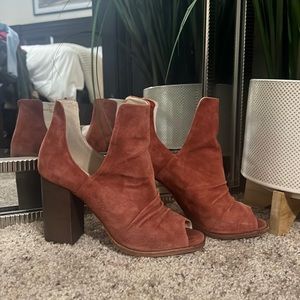 Rust-Colored 42 GOLD Loyalty Open Toe Suede Booties Size 7